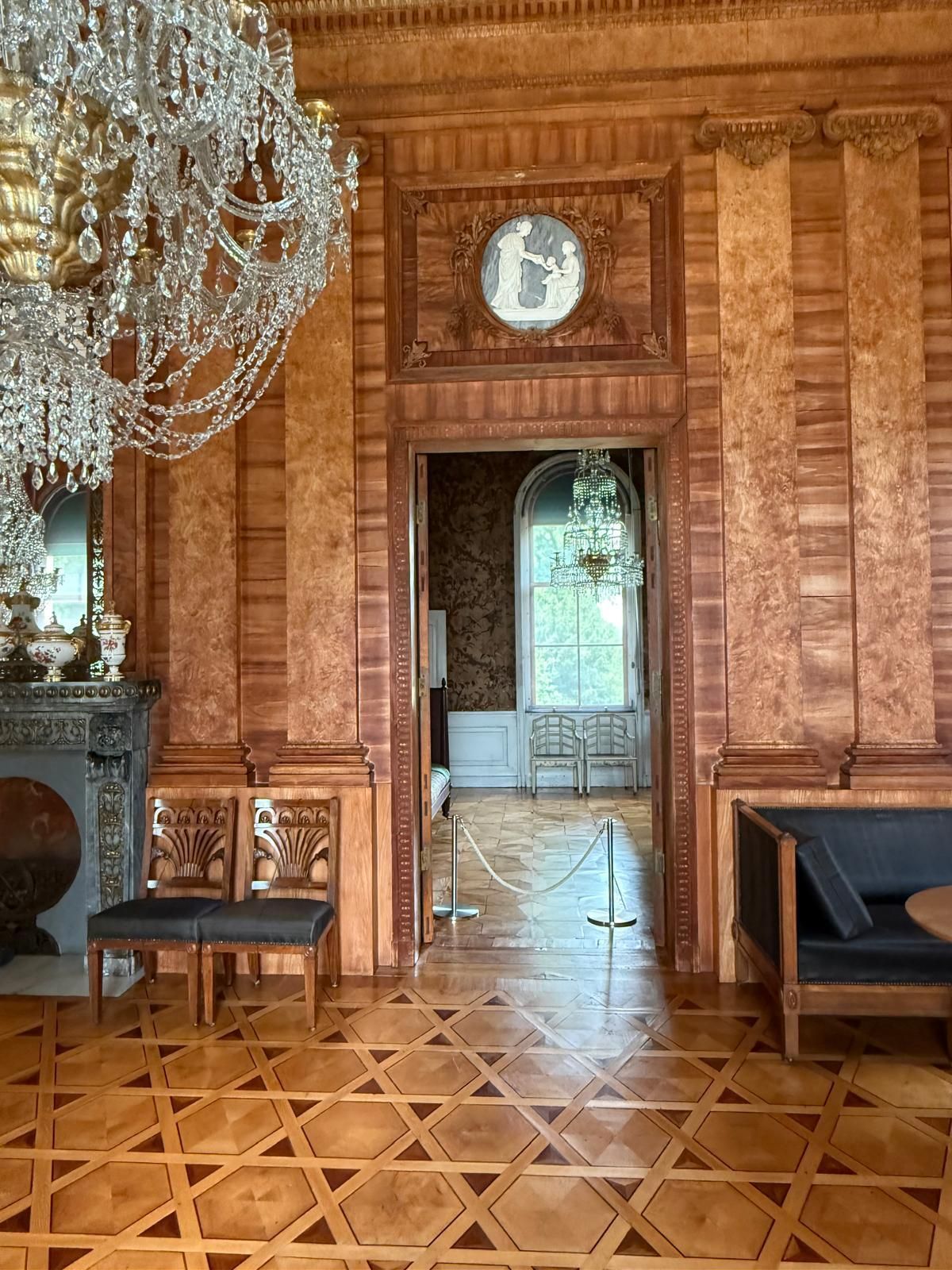 Innennsicht eines Saals im Schloss.