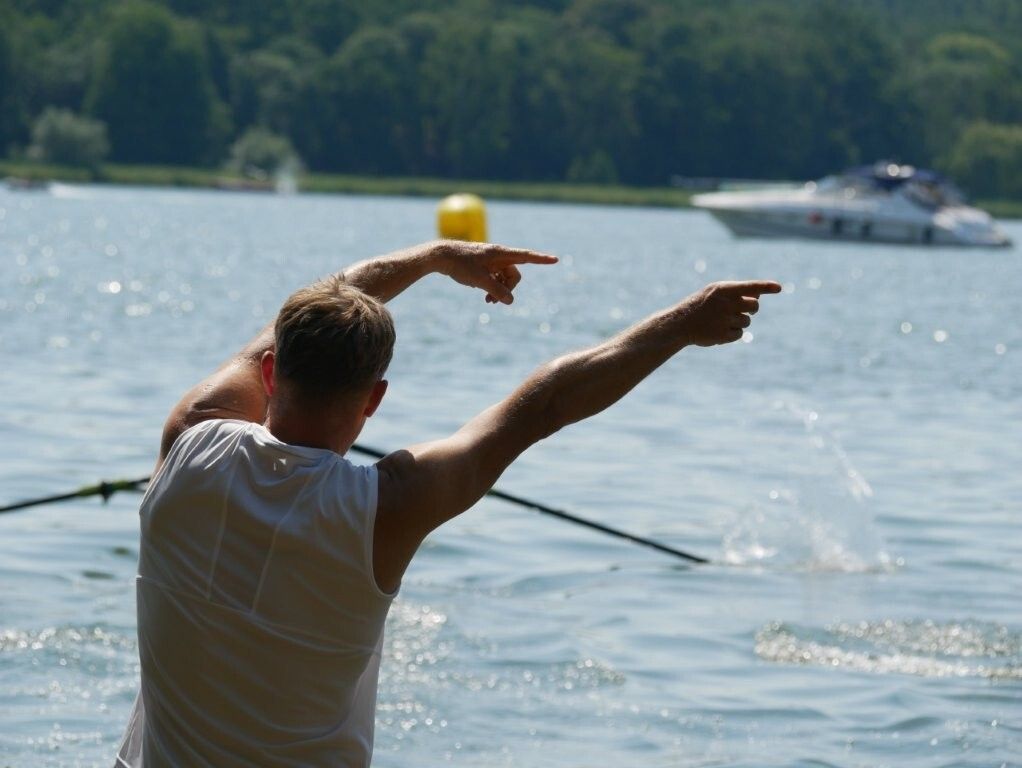 Hier gehts lang. Ohne Navigation vom Ufer aus wären wir gestrandet.