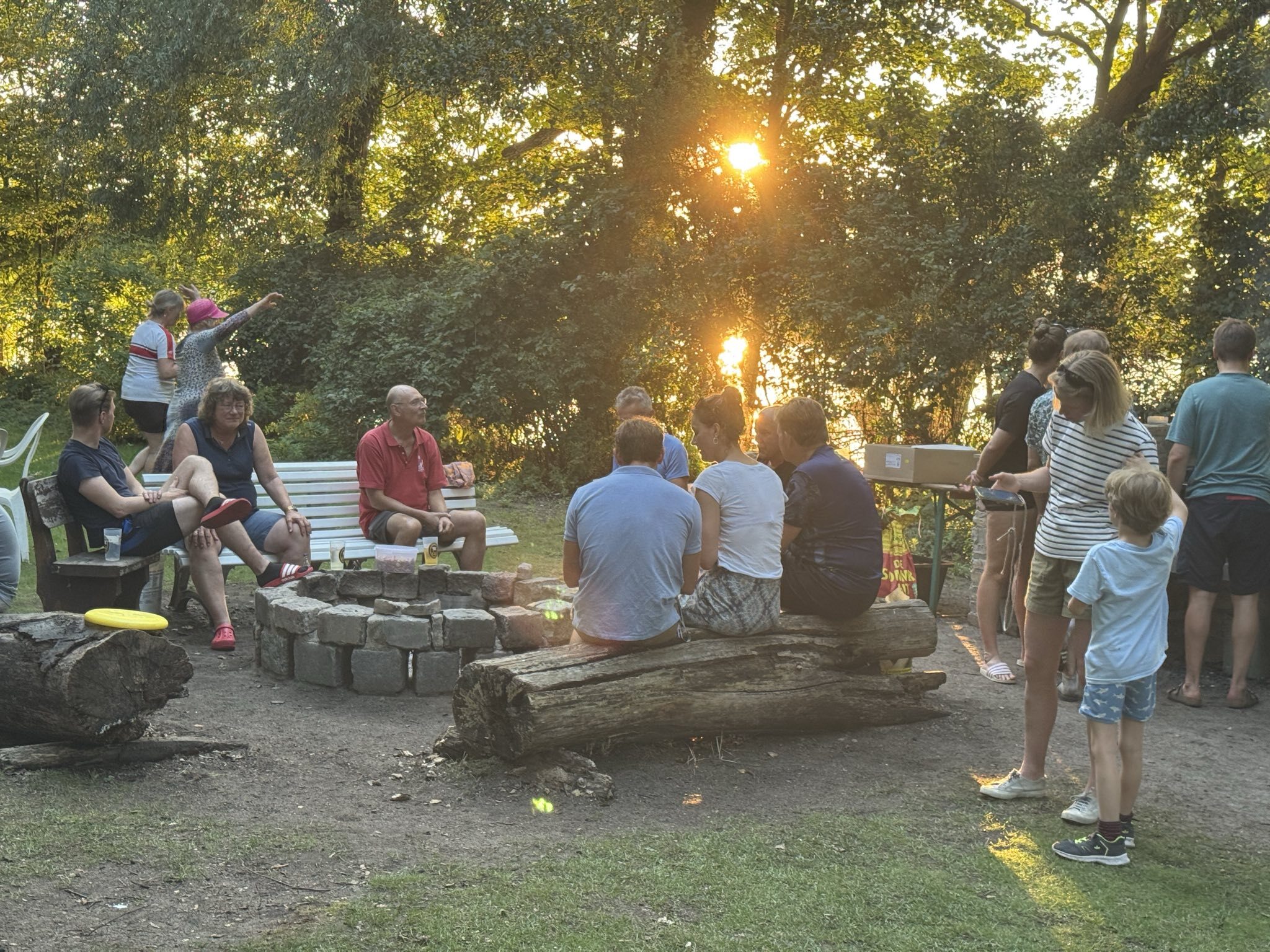 Und wer mag schon keine launischen Lagerfeuer?.