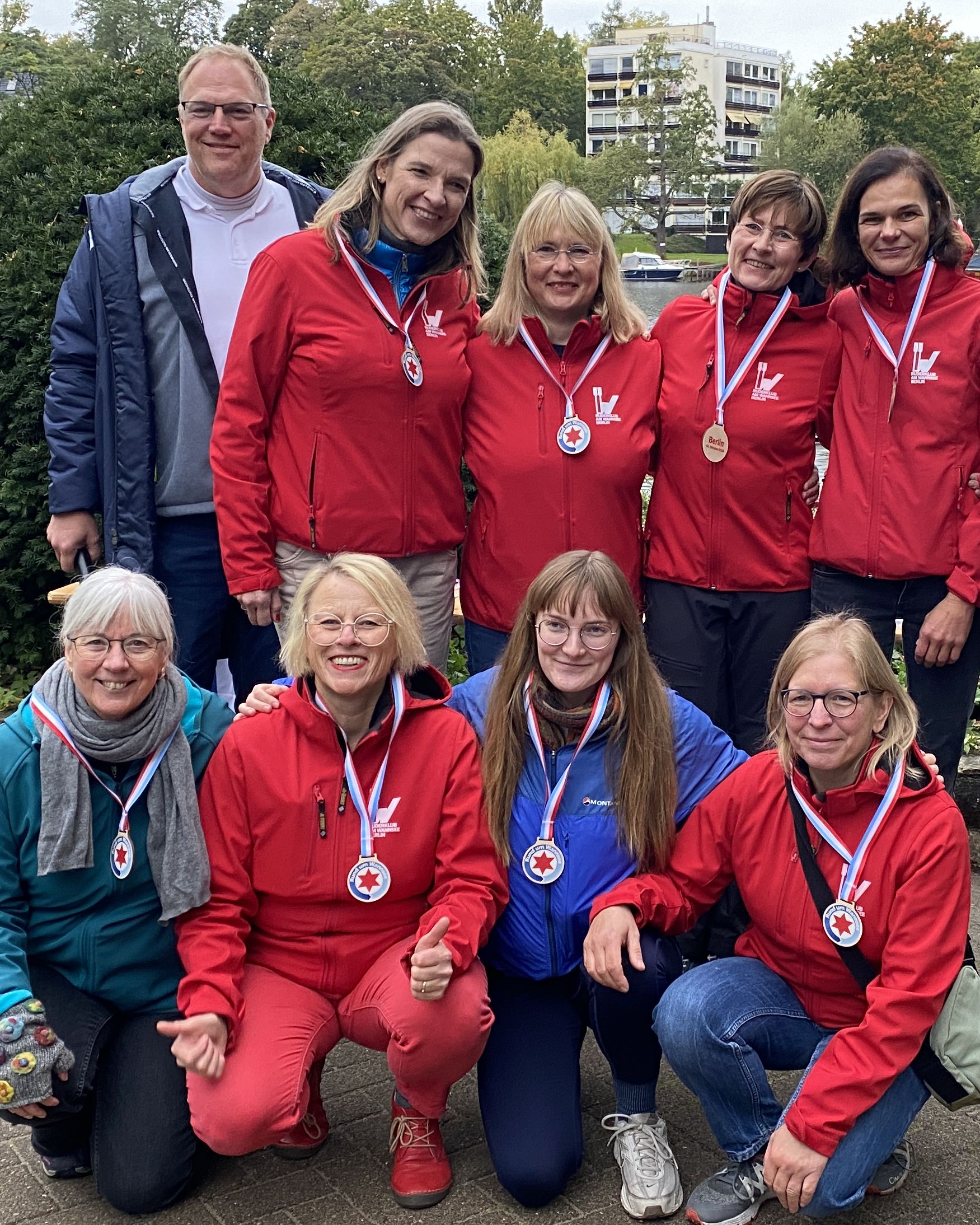 Die Siegerfrauen nach Ihrem Wellenritt