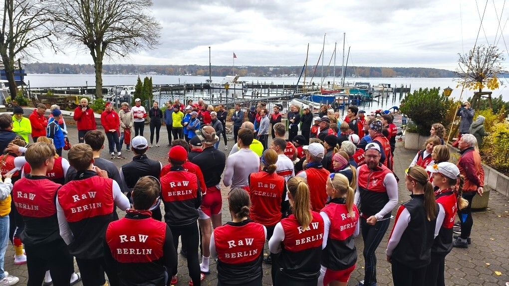 Voller Bootsplatz vor der Einteilung.
