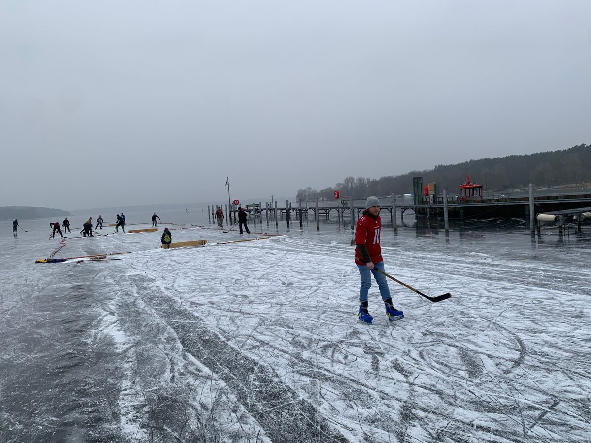 Eishockey auf dem Wannsee
